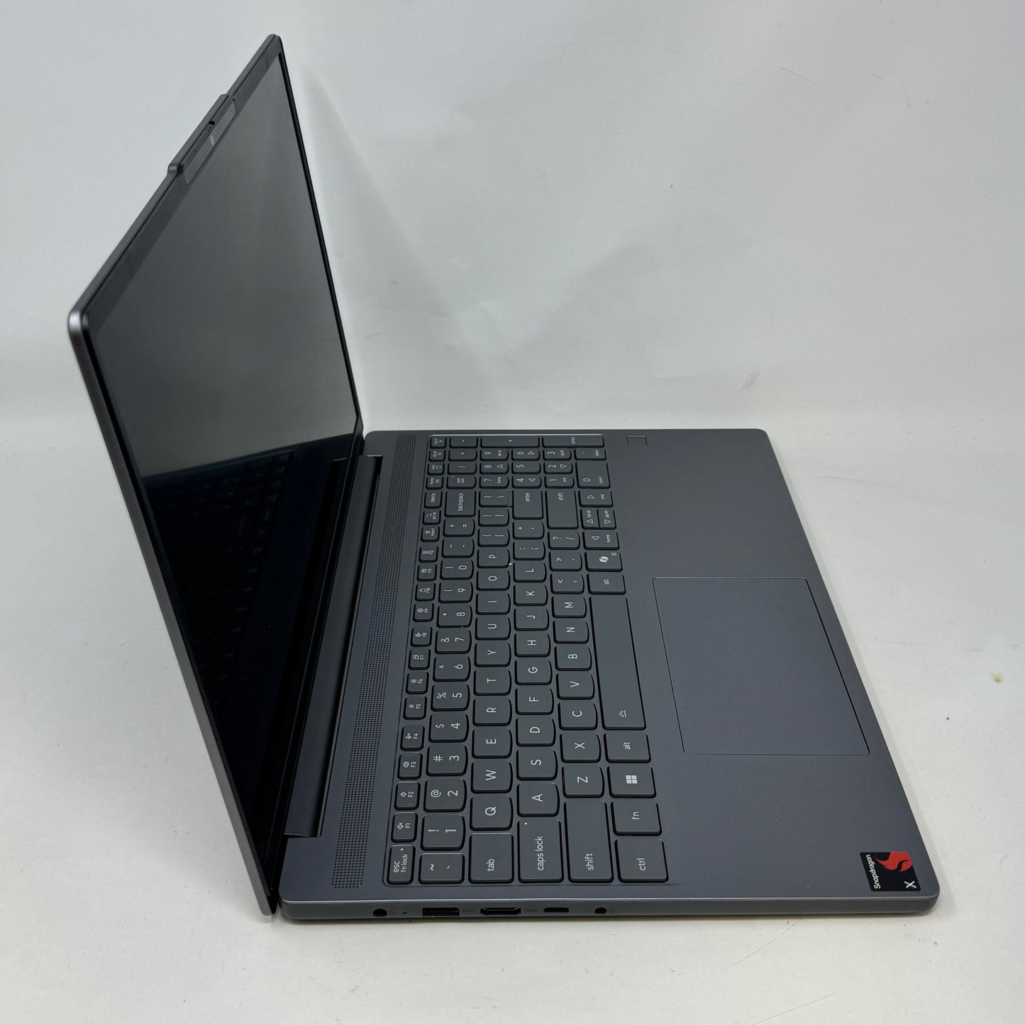 Lenovo IdeaPad Slim 3 15Q8X10 15.3 Snapdragon X-X126100 " 2.96Ghz 16GB RAM 256GB SSD
