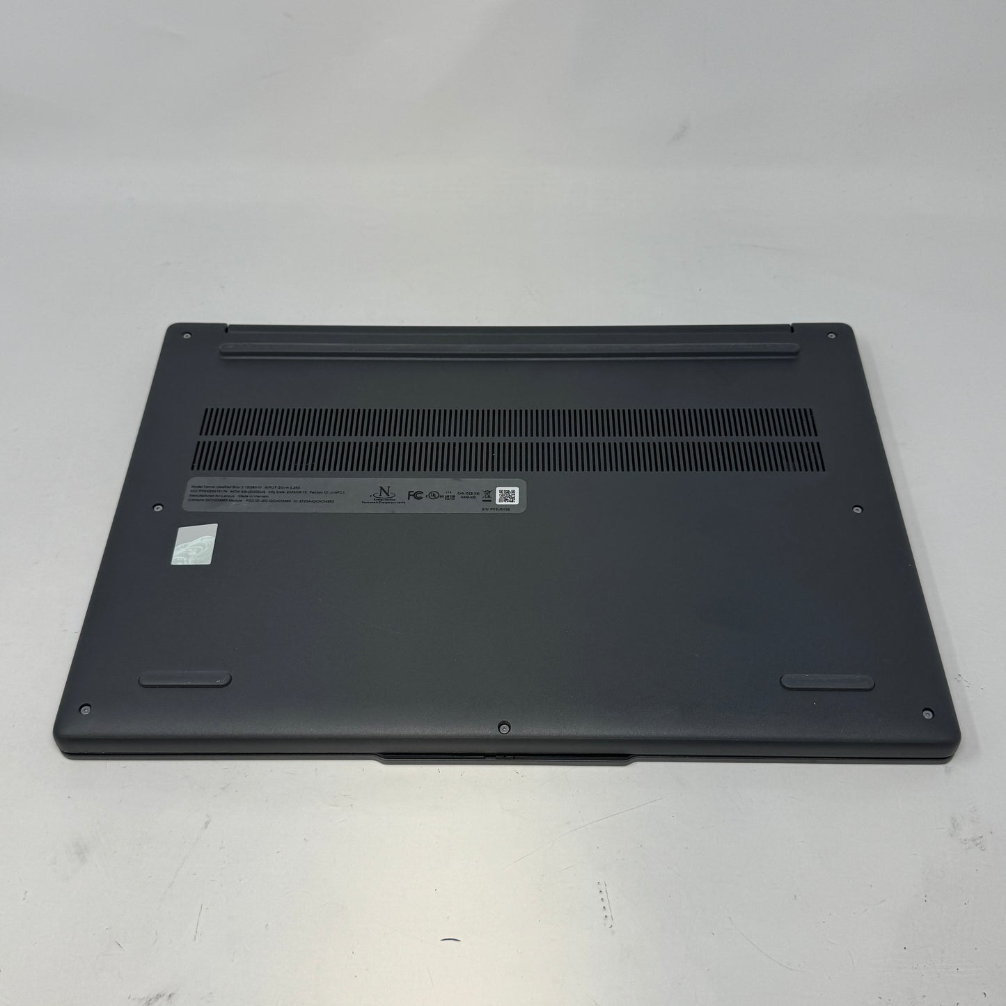 Lenovo IdeaPad Slim 3 15Q8X10 15.3 Snapdragon X-X126100 " 2.96Ghz 16GB RAM 256GB SSD