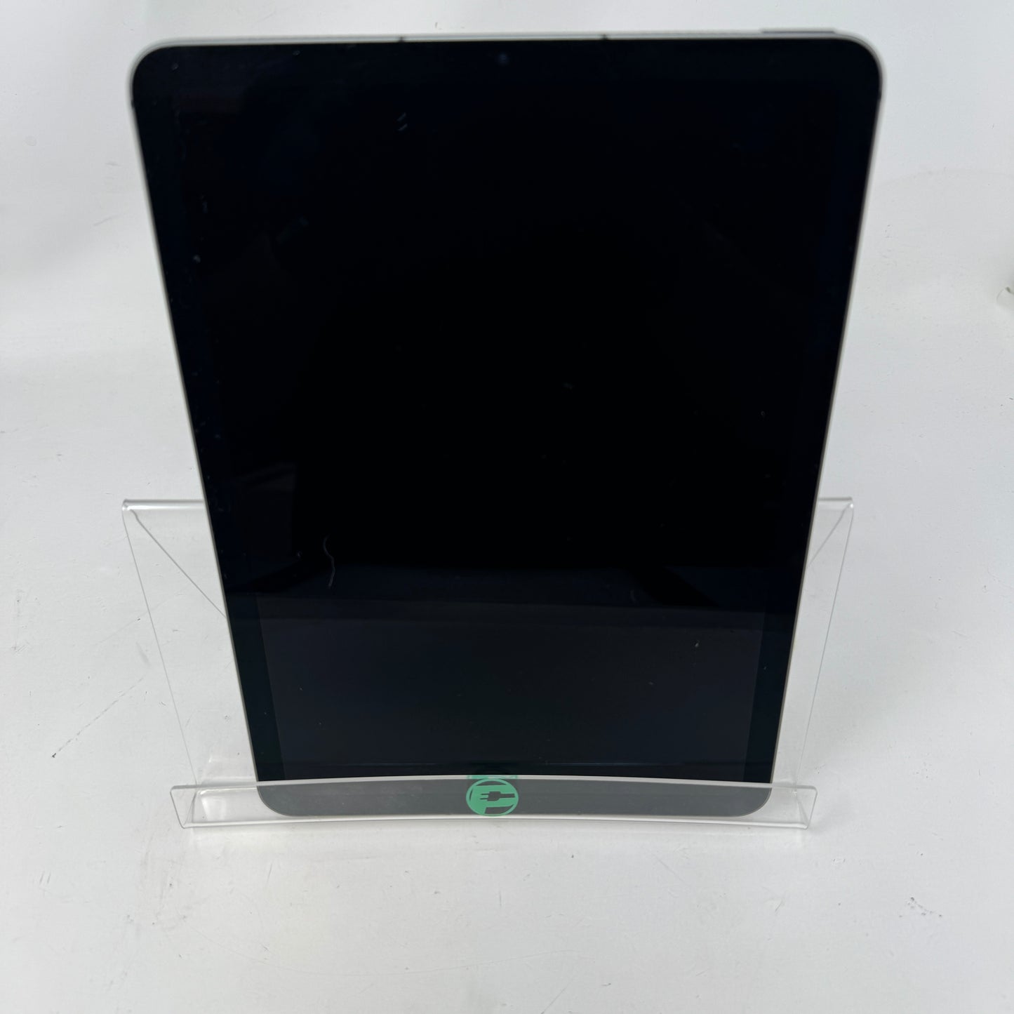 Factory Unlocked Apple iPad Air 5th Gen 64GB Space Gray MM6R3LL/A
