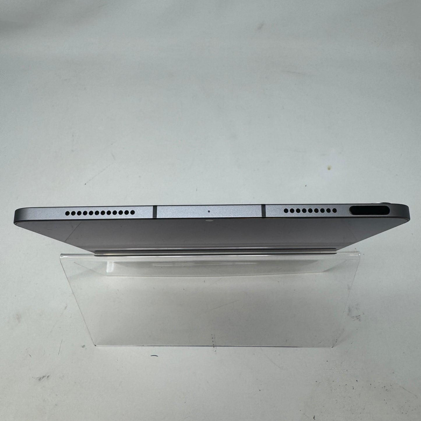 Factory Unlocked Apple iPad Air 5th Gen 64GB Space Gray MM6R3LL/A