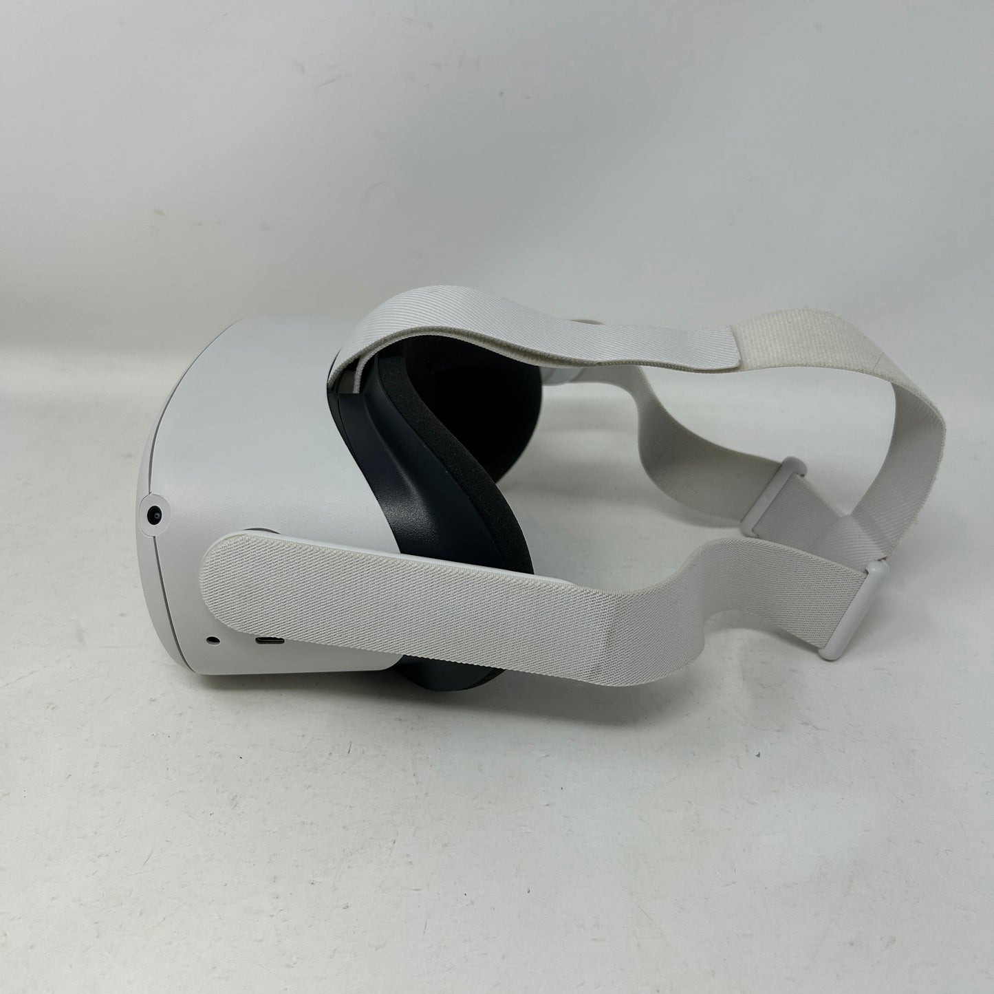 Meta Quest 2 64GB Standalone All-in-One VR Headset KW49CM