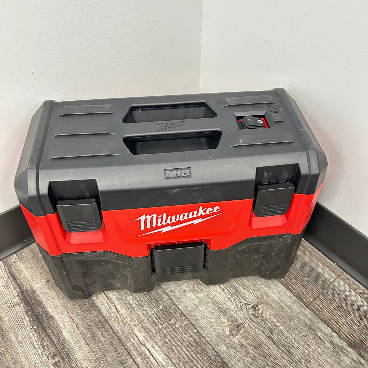 Milwaukee 0880-20 M18 18V Cordless Wet/Dry Vacuum