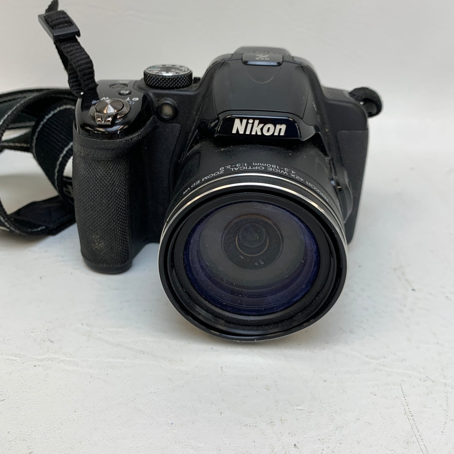 Nikon COOLPIX P520 18.1MP Digital Camera Black 42x Optical Zoom