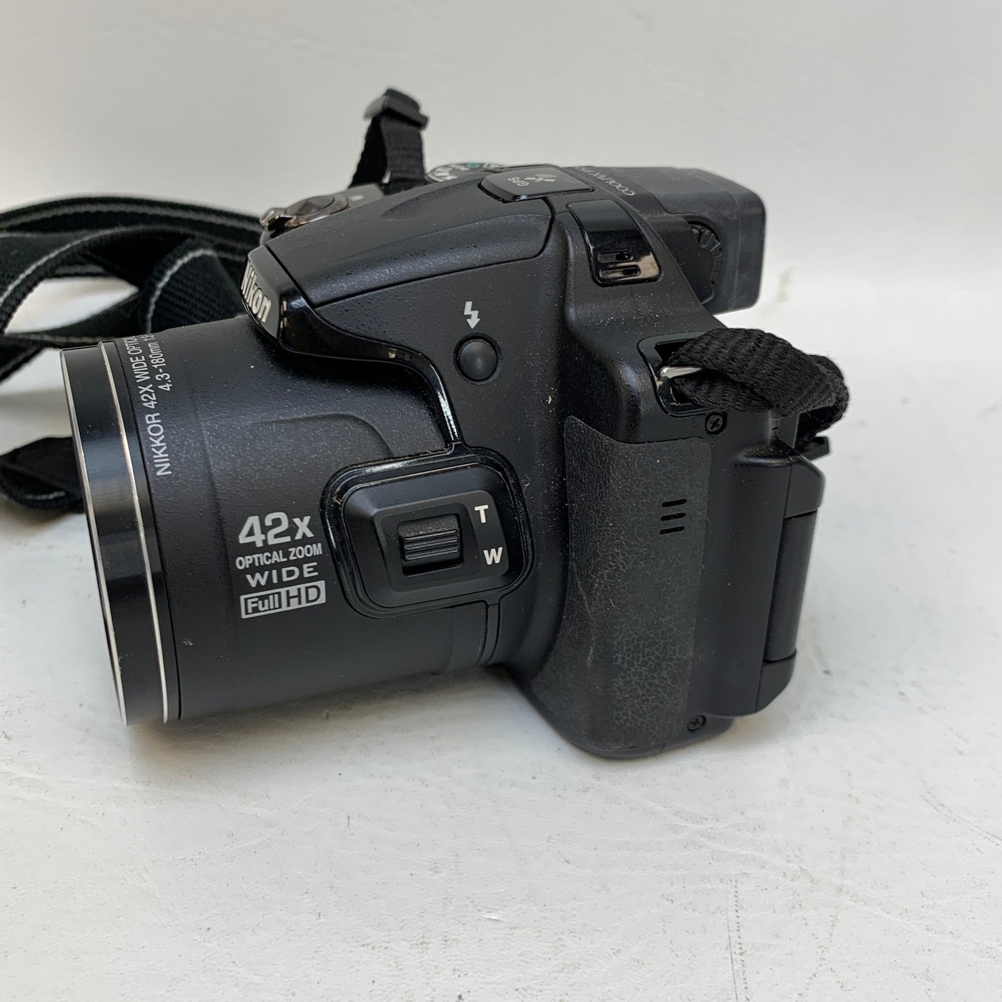 Nikon COOLPIX P520 18.1MP Digital Camera Black 42x Optical Zoom