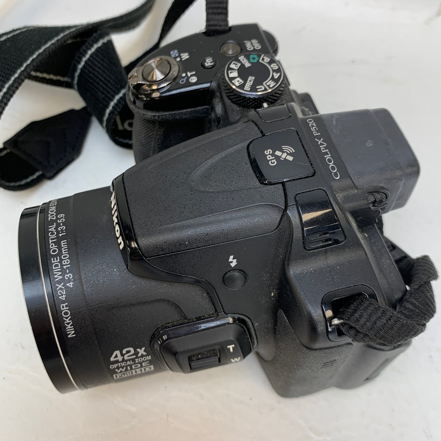 Nikon COOLPIX P520 18.1MP Digital Camera Black 42x Optical Zoom