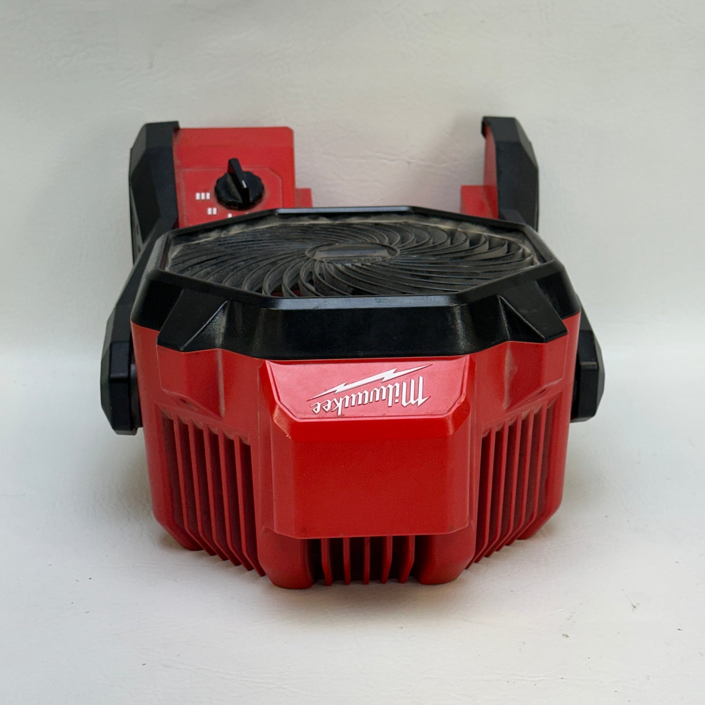 Milwaukee M18 18-Volt Lithium-Ion Cordless Jobsite Fan Tool Only 0886-20