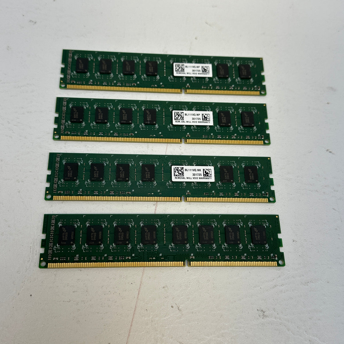 Lots Of 4 Crucial 32GB (4x8GB) RAM DDR3 1600MHz CT102464BD160B M16FN