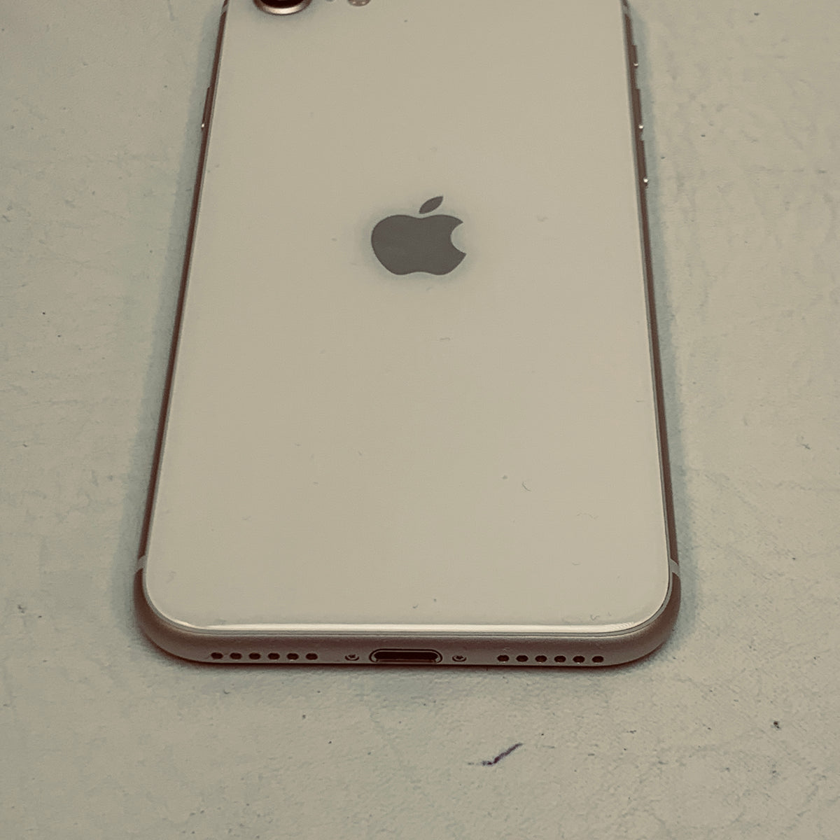 Factory Unlocked Apple iPhone SE 3rd Gen 64GB Starlight MMX63LL/A
