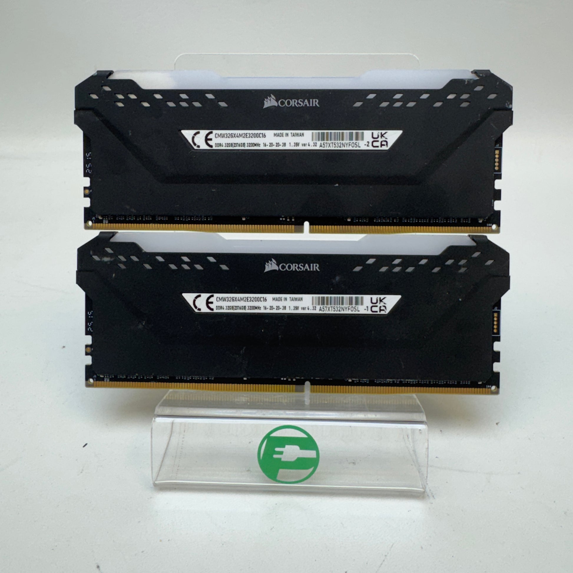 Corsair Vengeance RGB Pro 32GB (2x16GB) RAM DDR4 3200MHz CMW32GX4M2E3200C16