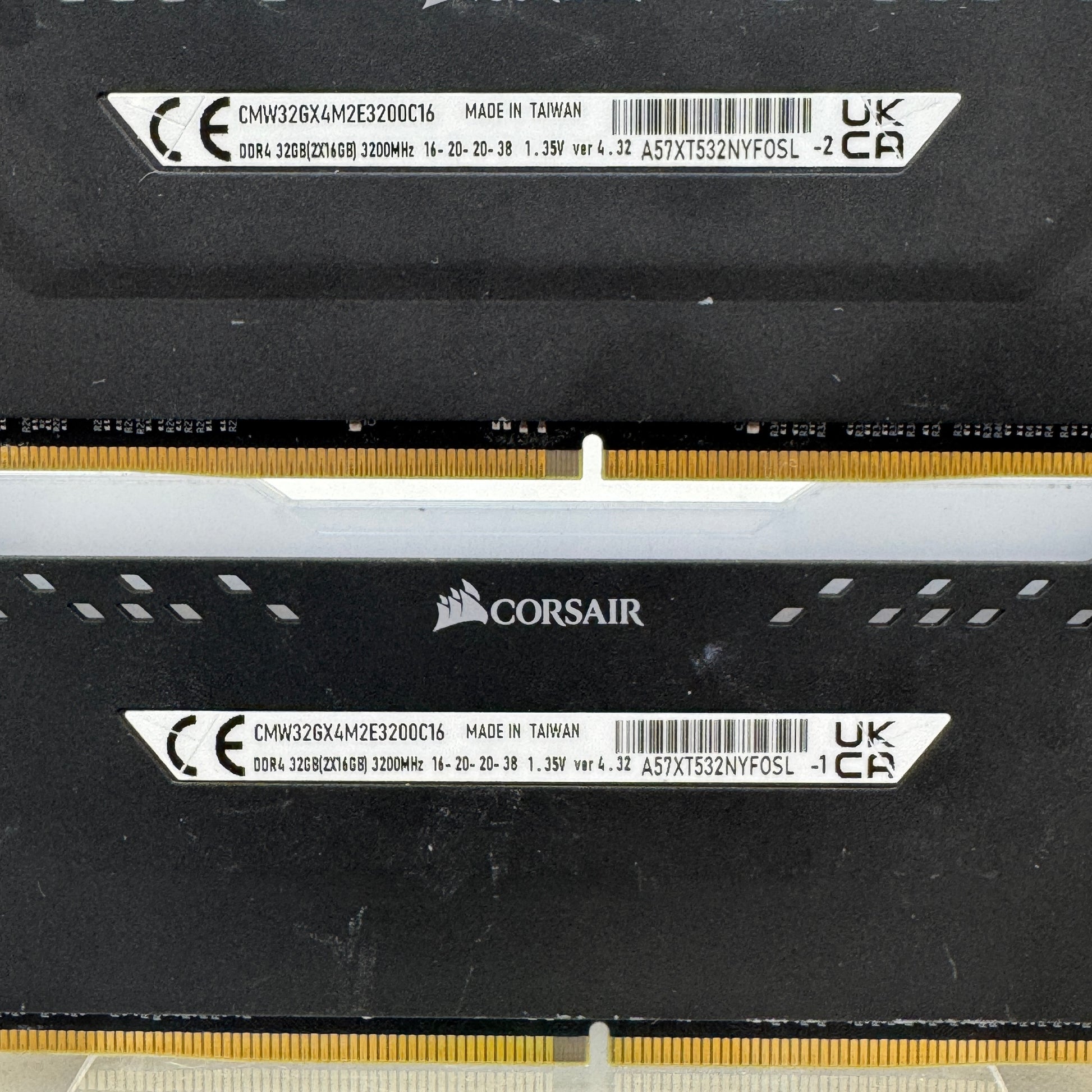 Corsair Vengeance RGB Pro 32GB (2x16GB) RAM DDR4 3200MHz CMW32GX4M2E3200C16