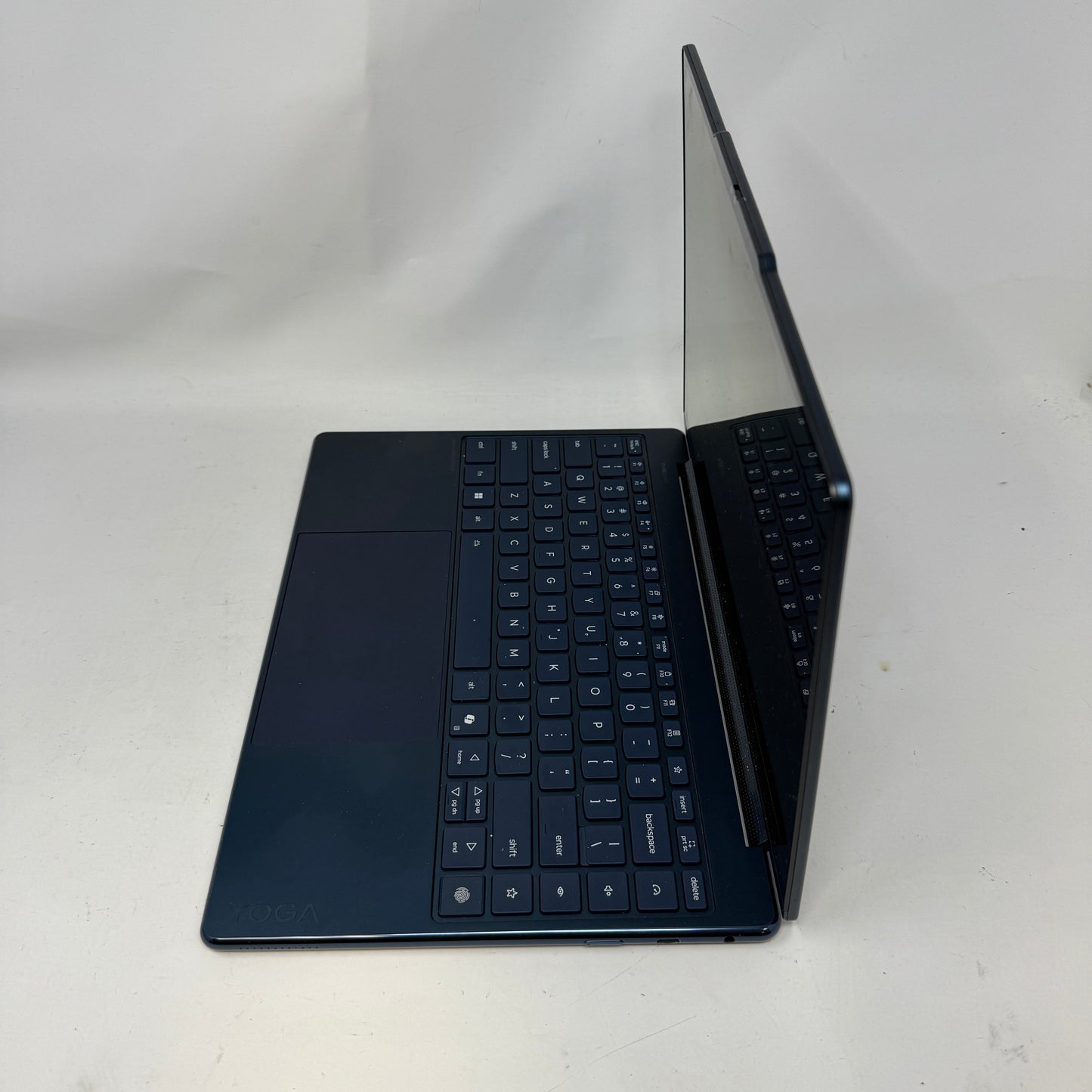 Lenovo Yoga 9i 2-in-1 83LC 14" Core Ultra 7 258V 2.2GHz 32GB RAM 1TB SSD