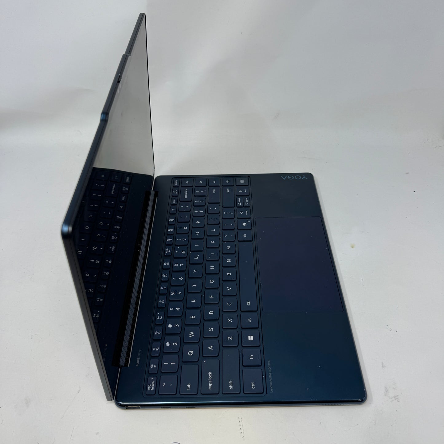 Lenovo Yoga 9i 2-in-1 83LC 14" Core Ultra 7 258V 2.2GHz 32GB RAM 1TB SSD