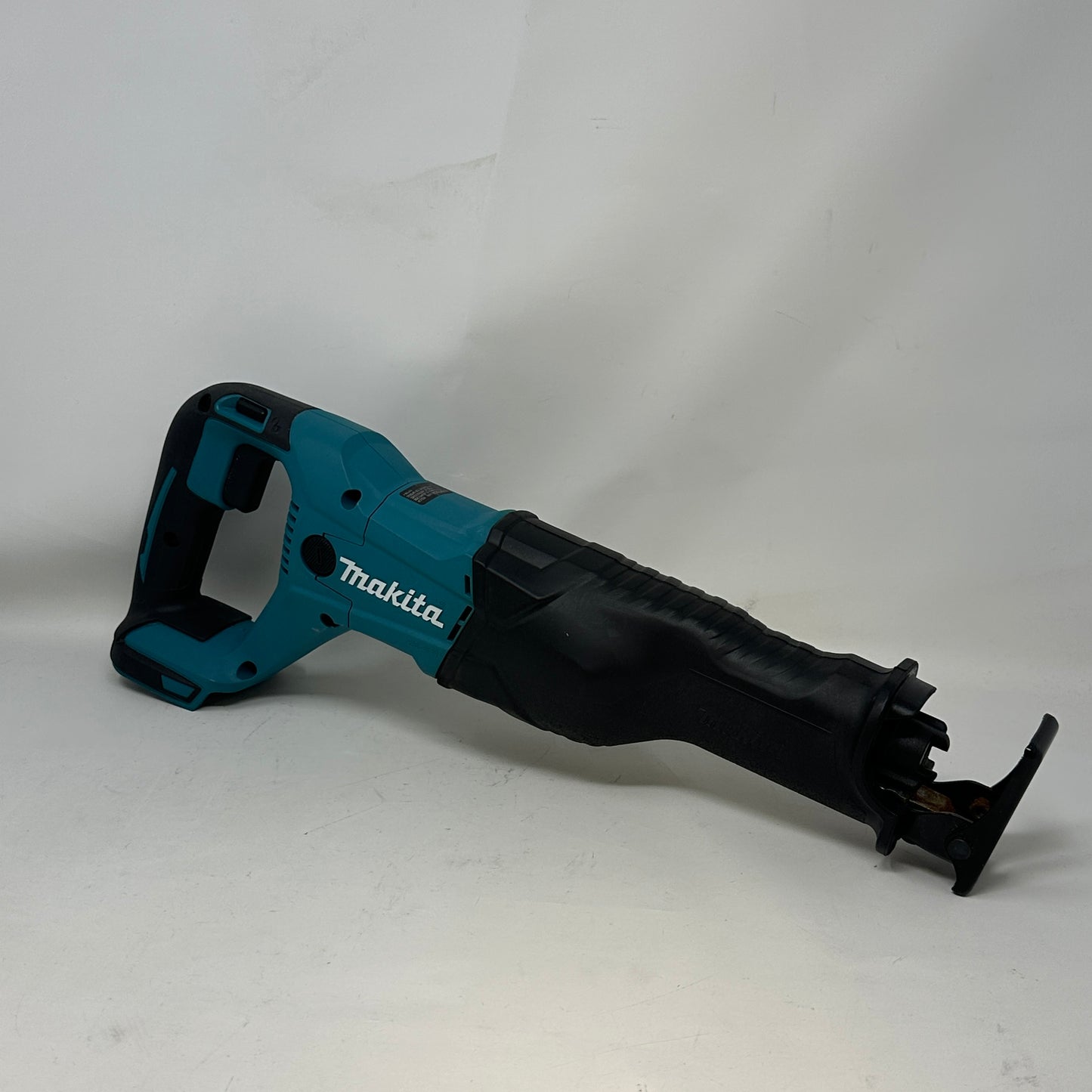 Makita SRJ04 851P32-4 18V Lithium-Ion Cordless Variable Speed Reciprocating Saw