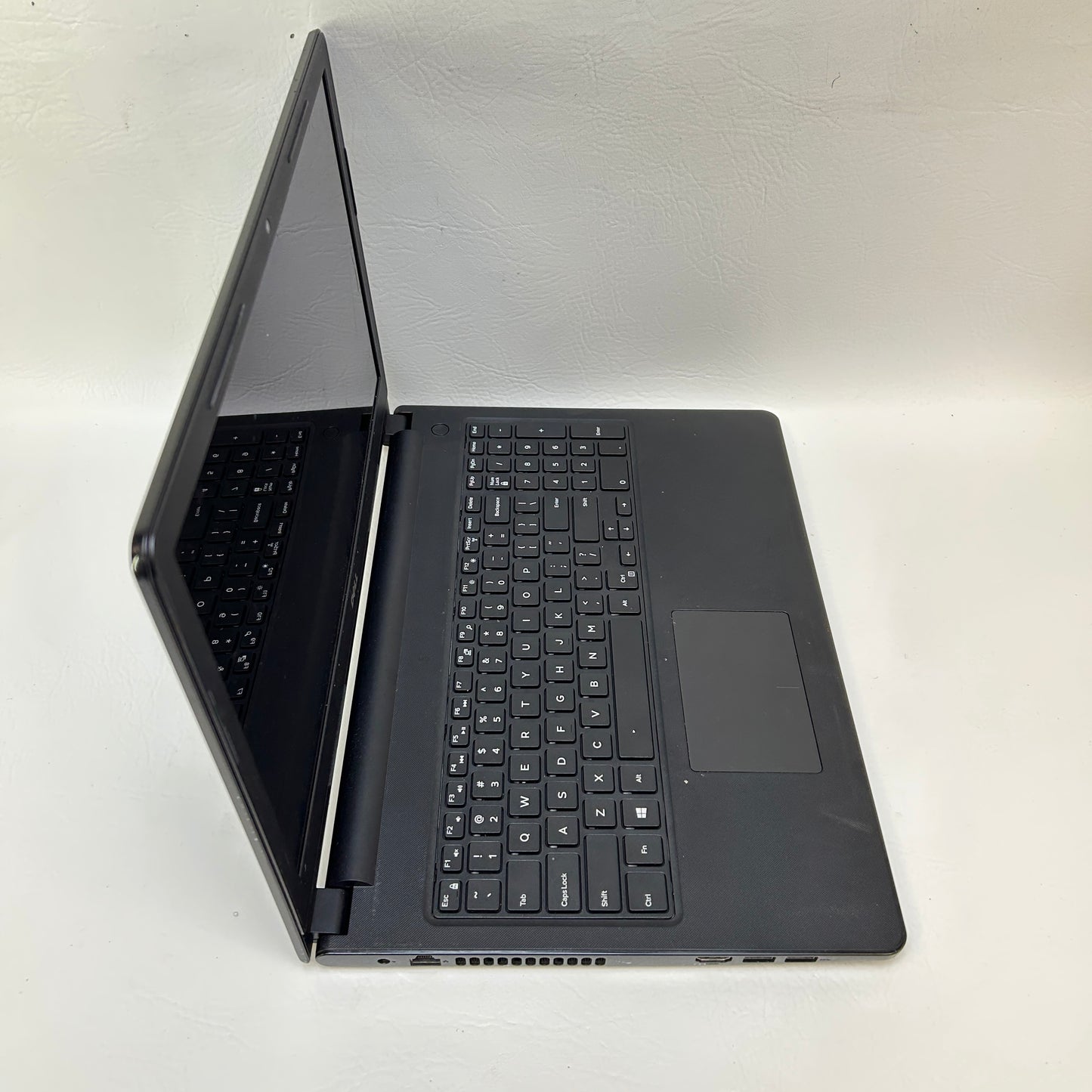Dell Inspiron 15 3567 15.6" i5-7200U 2.5GHz 8GB RAM 256GB SSD
