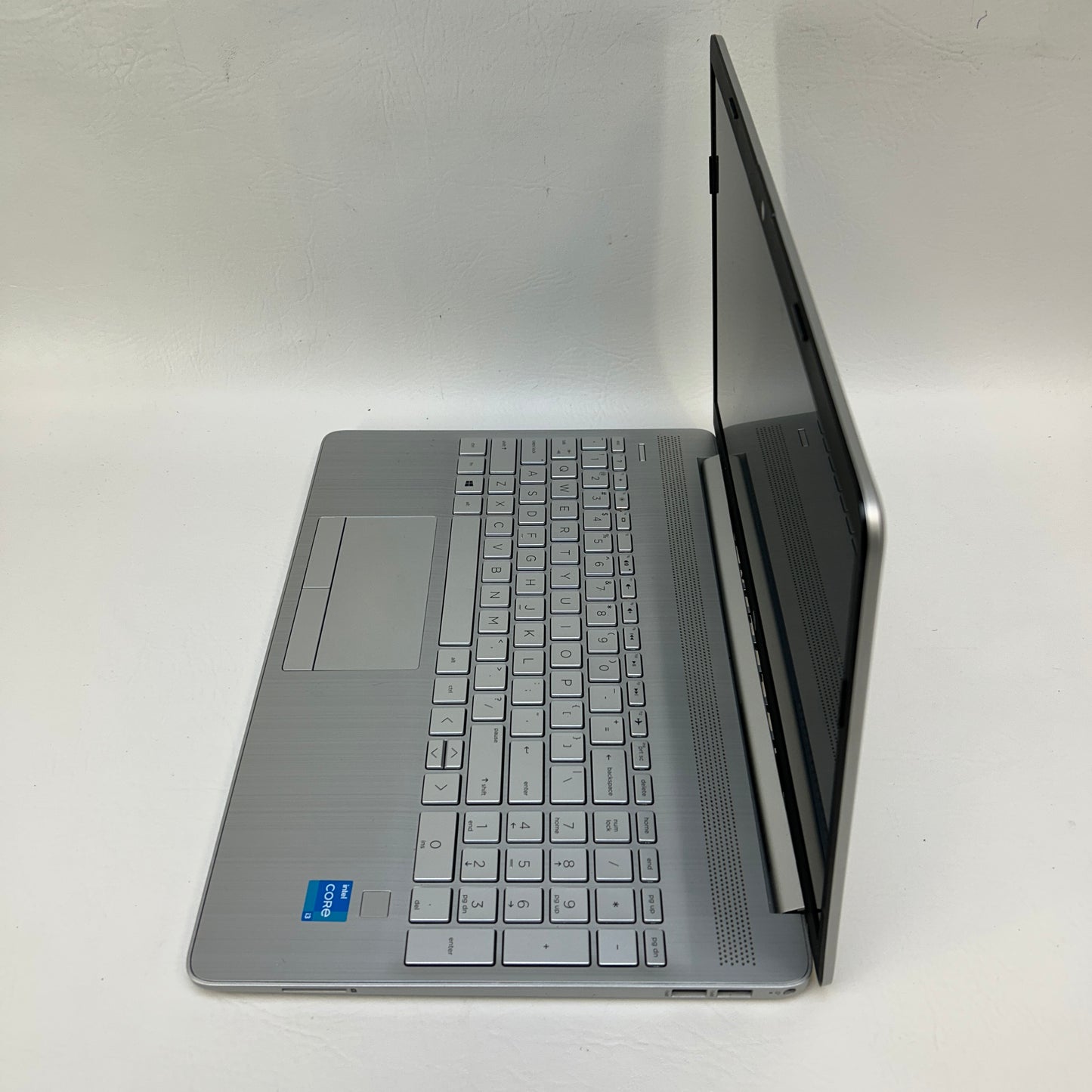 HP Laptop 15-DW3033DX 15.6" i3-1115G4 3.0GHz 8GB RAM 256GB SSD