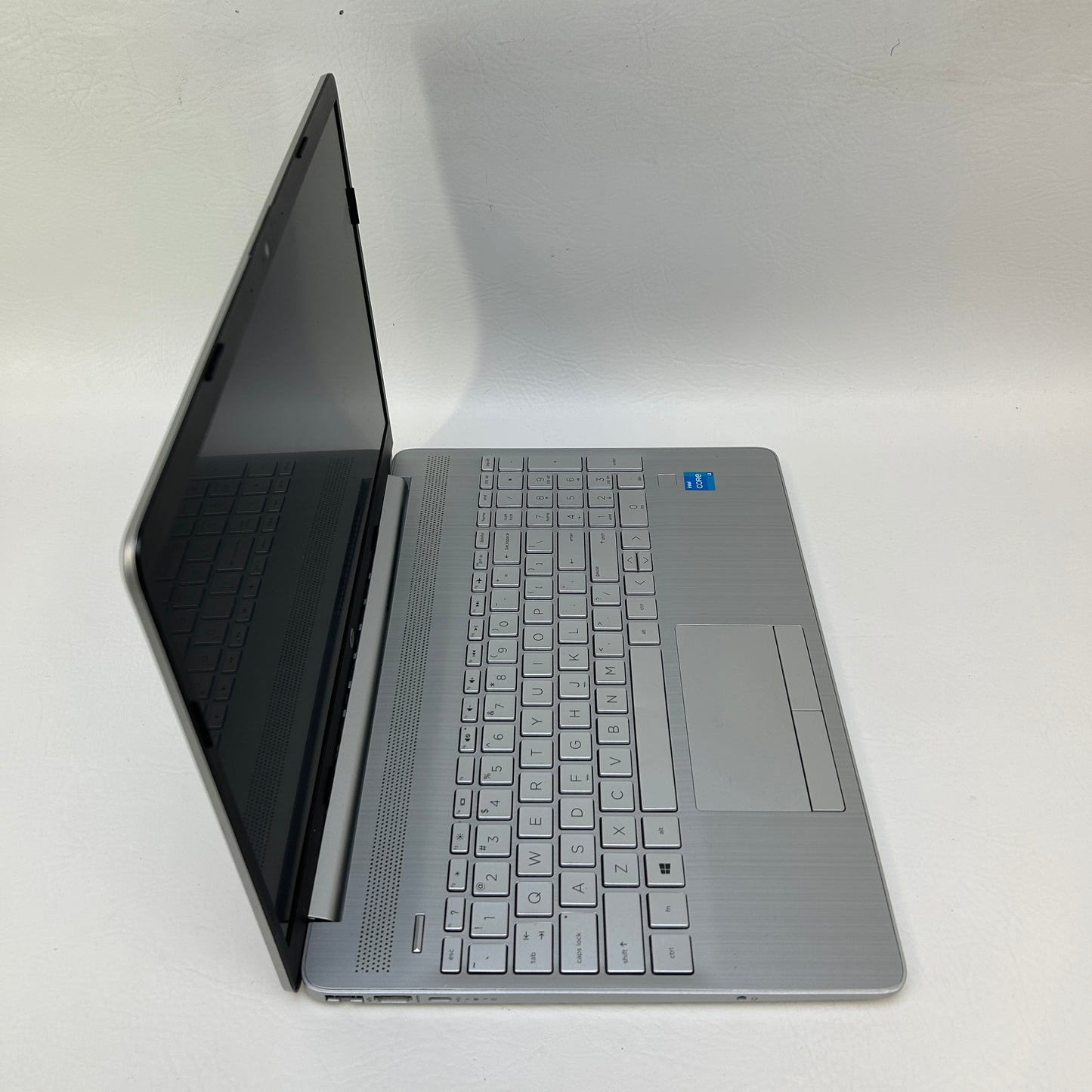 HP Laptop 15-DW3033DX 15.6" i3-1115G4 3.0GHz 8GB RAM 256GB SSD