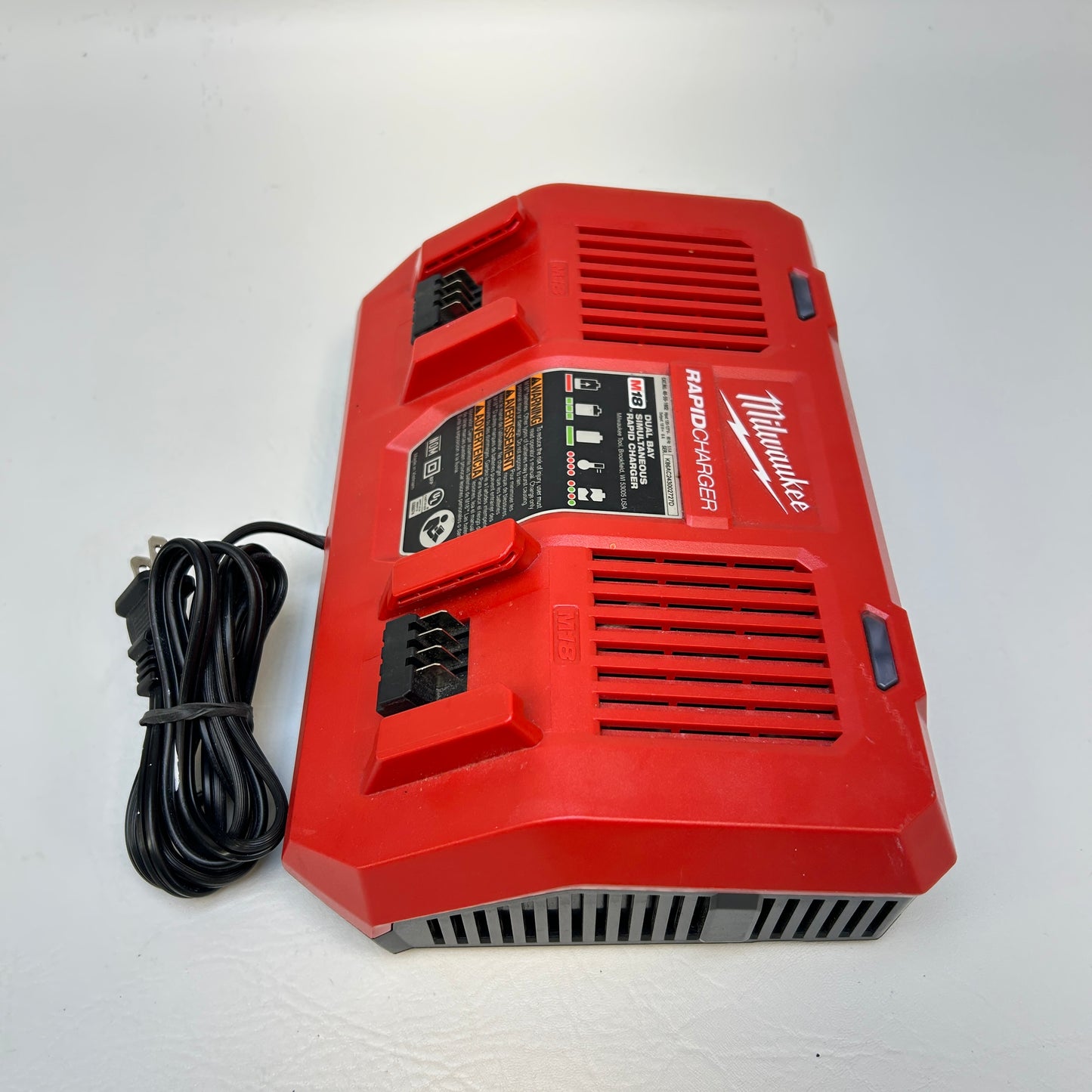 Milwaukee 48-59-1802 M18 18V Dual Bay Simultaneous Rapid Charger