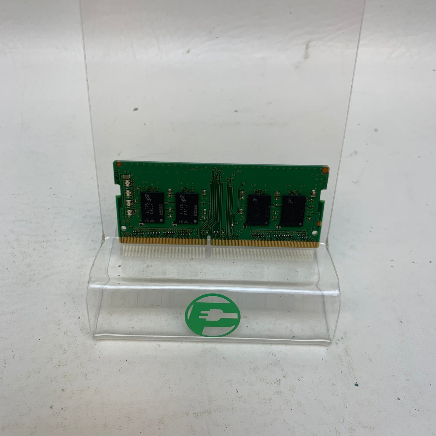Micron 1Rx8 PC4-3200AA-SA-11 16GB (1x16GB) RAM DDR4 3200MHz MTA8ATF2G64HZ