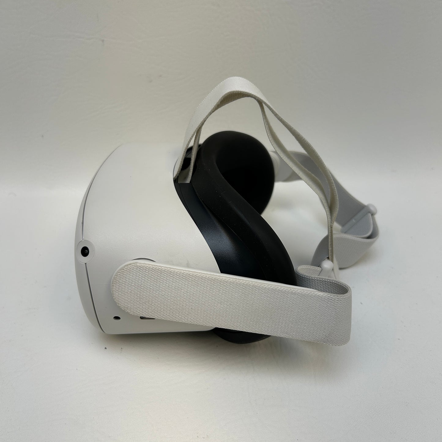 Oculus Quest 64GB Standalone All-in-One VR Headset MH-B