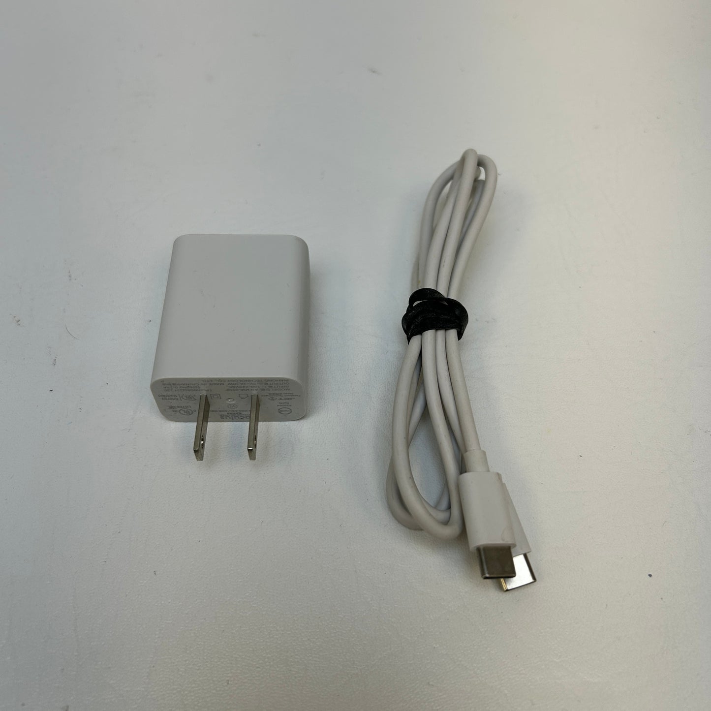 Oculus Quest 64GB Standalone All-in-One VR Headset MH-B