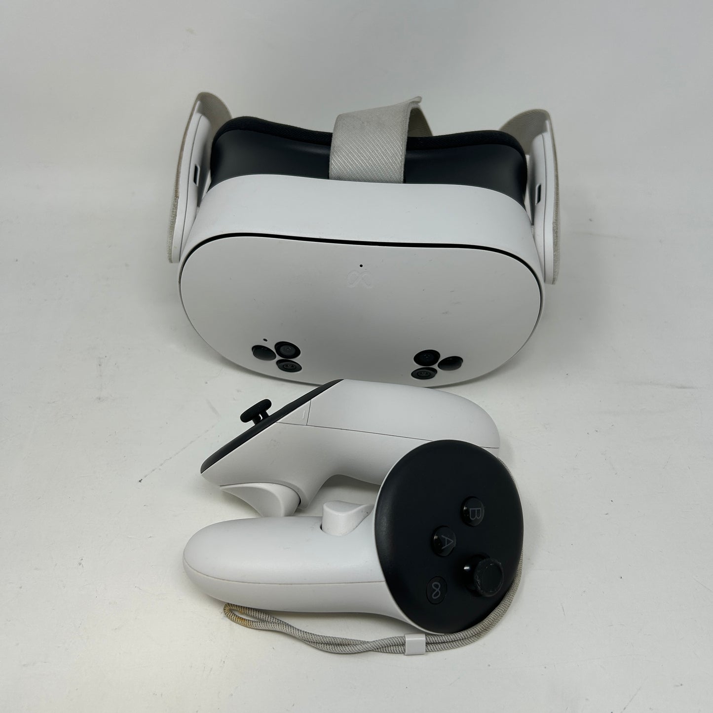 Meta Quest 3S 128GB Standalone All-in-One VR Headset P97
