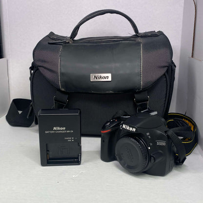 Nikon D3200 24.2 MP Digital SLR (DSLR) Camera Black