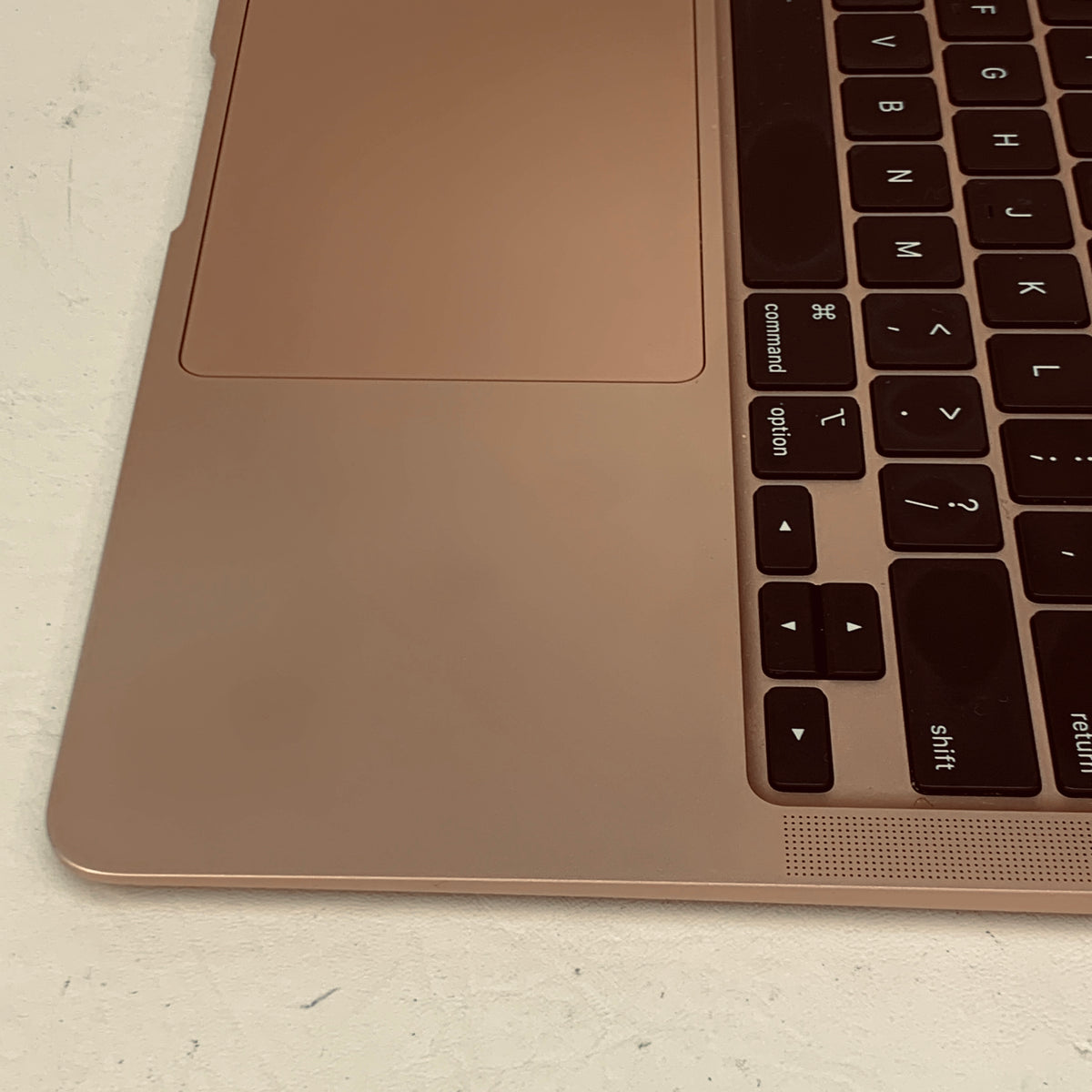 2020 Apple MacBook Air 13.3" i3 1.1GHz 8GB RAM 256GB SSD Gold MWTL2LL/A
