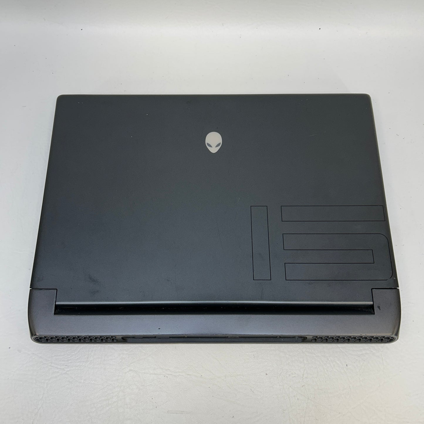 Alienware M15 R6 15.6" i7-11800H 2.3GHz 8GB RAM 256GB SSD GeForce RTX 3050 Ti