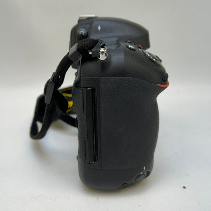Nikon D4 16.2MP Digital SLR DSLR Camera Body