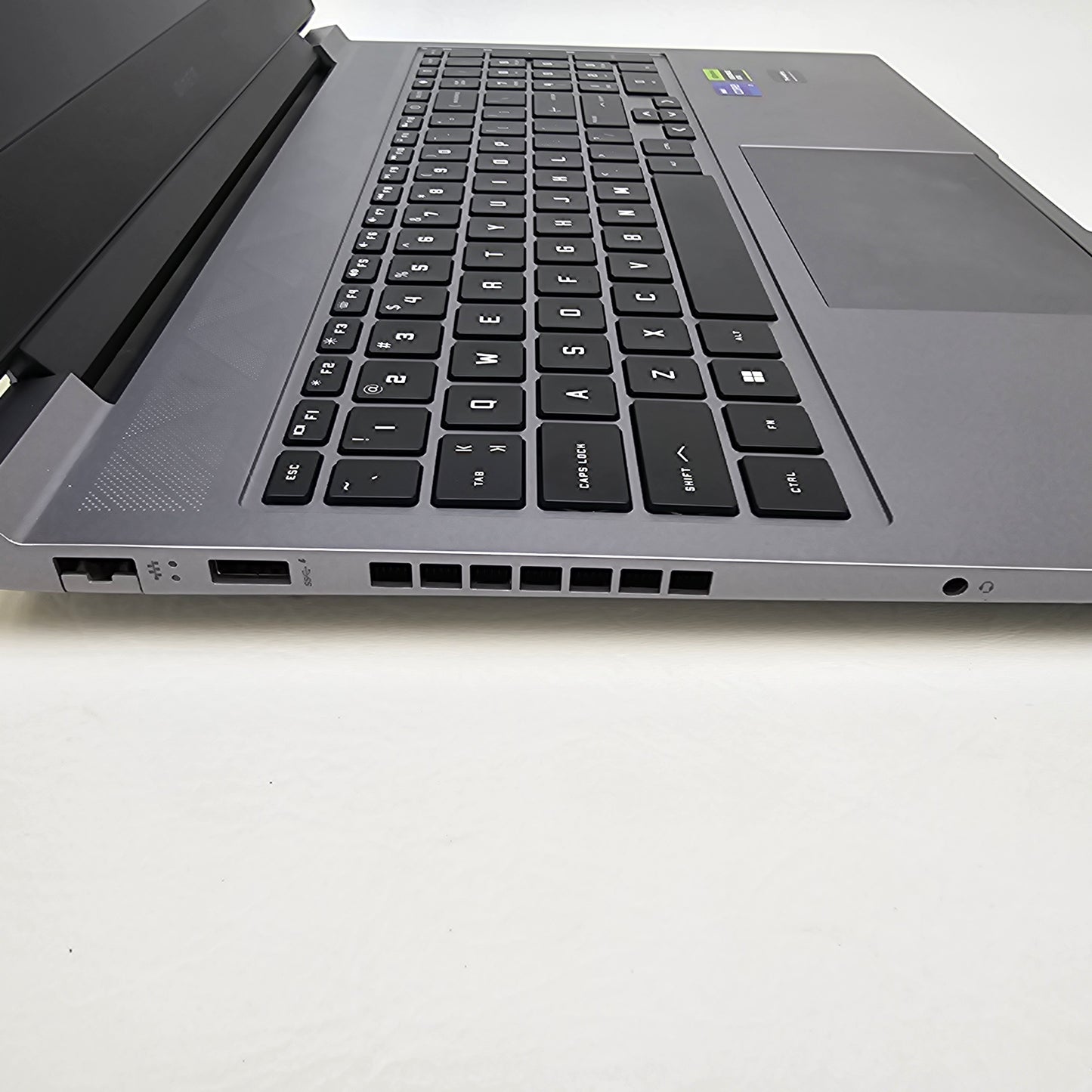 HP Omen 16-AE0073CL 16" i7-14650HX 2.2GHz 64GB RAM 2TB SSD 2TB SSD RTX 4060