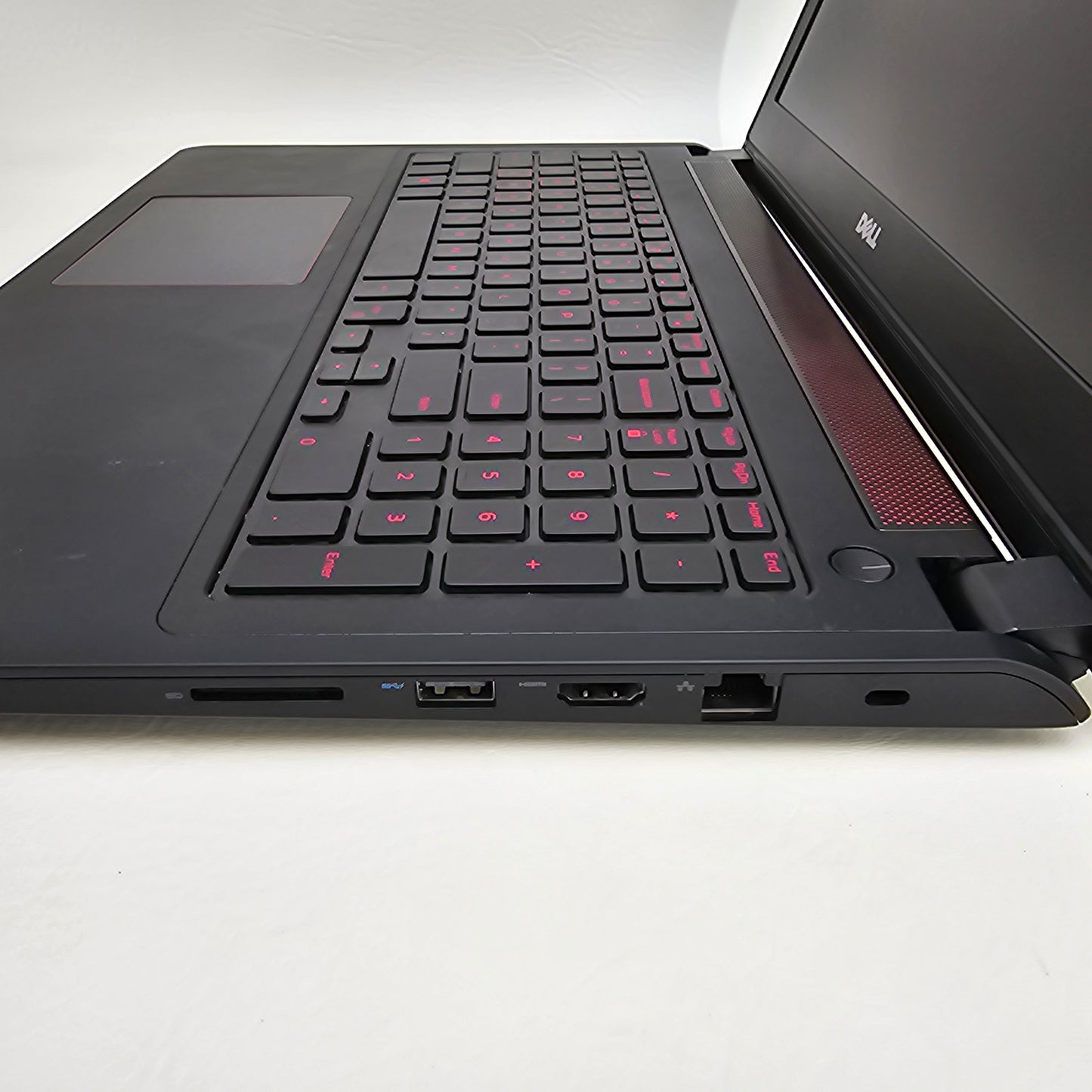 Dell Inspiron 15 5577 15.6"  i5-7300HQ 2.5GHz 8GB RAM 256GB SSD GeForce GTX 1050