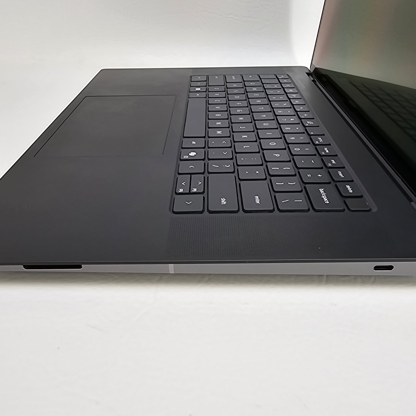 Dell Precision 5690 16" Core Ultra 7 165H 3.8GHz 64GB RAM 1TB SSD RTX A1000