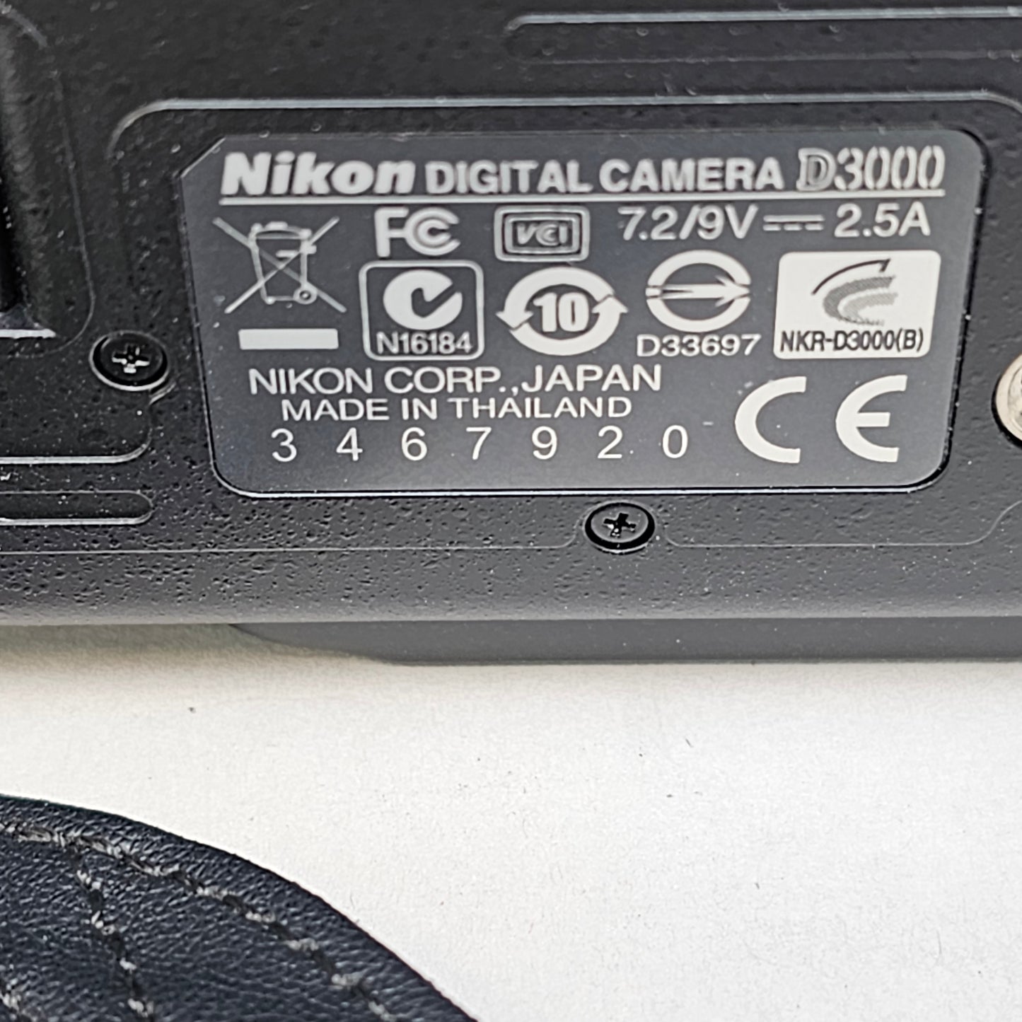 Nikon D3000 10.2MP Digital SLR DSLR Camera